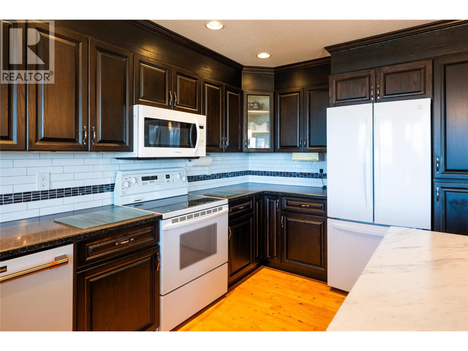 #32 2030 Van Horne Drive - 10
