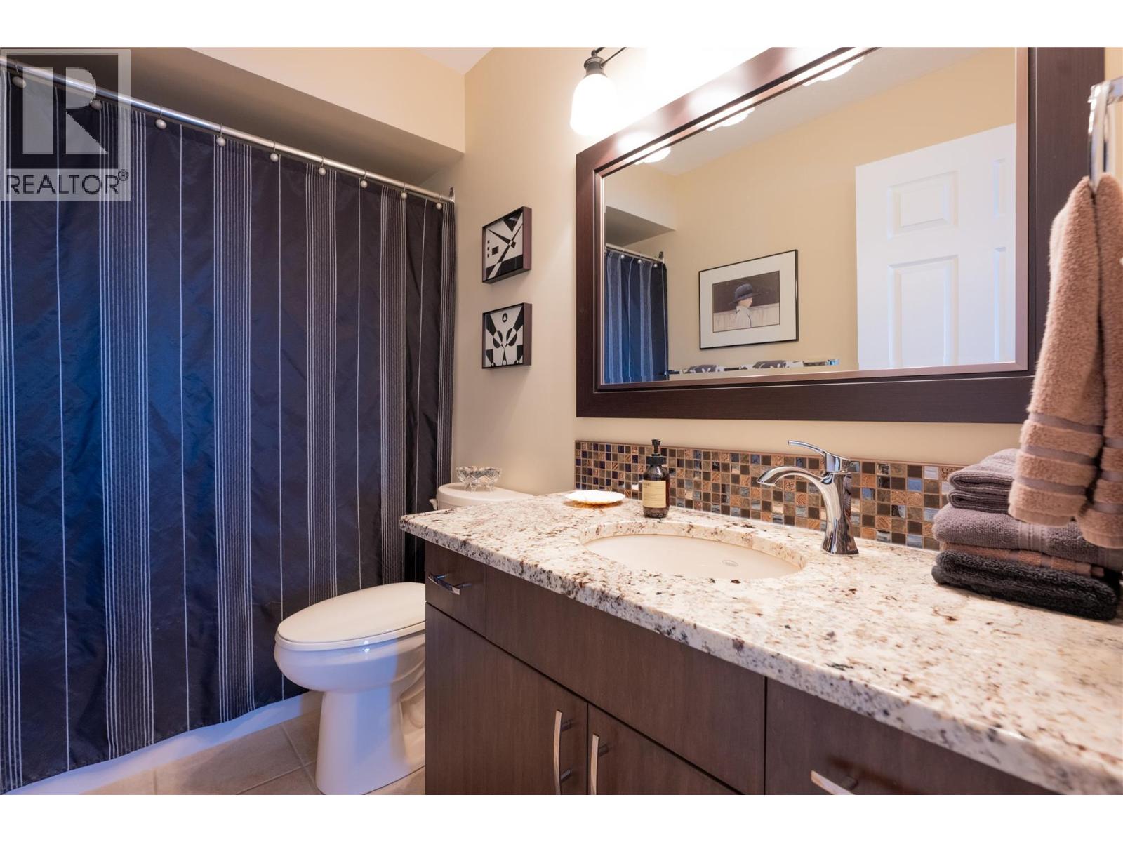 #32 2030 Van Horne Drive - 27