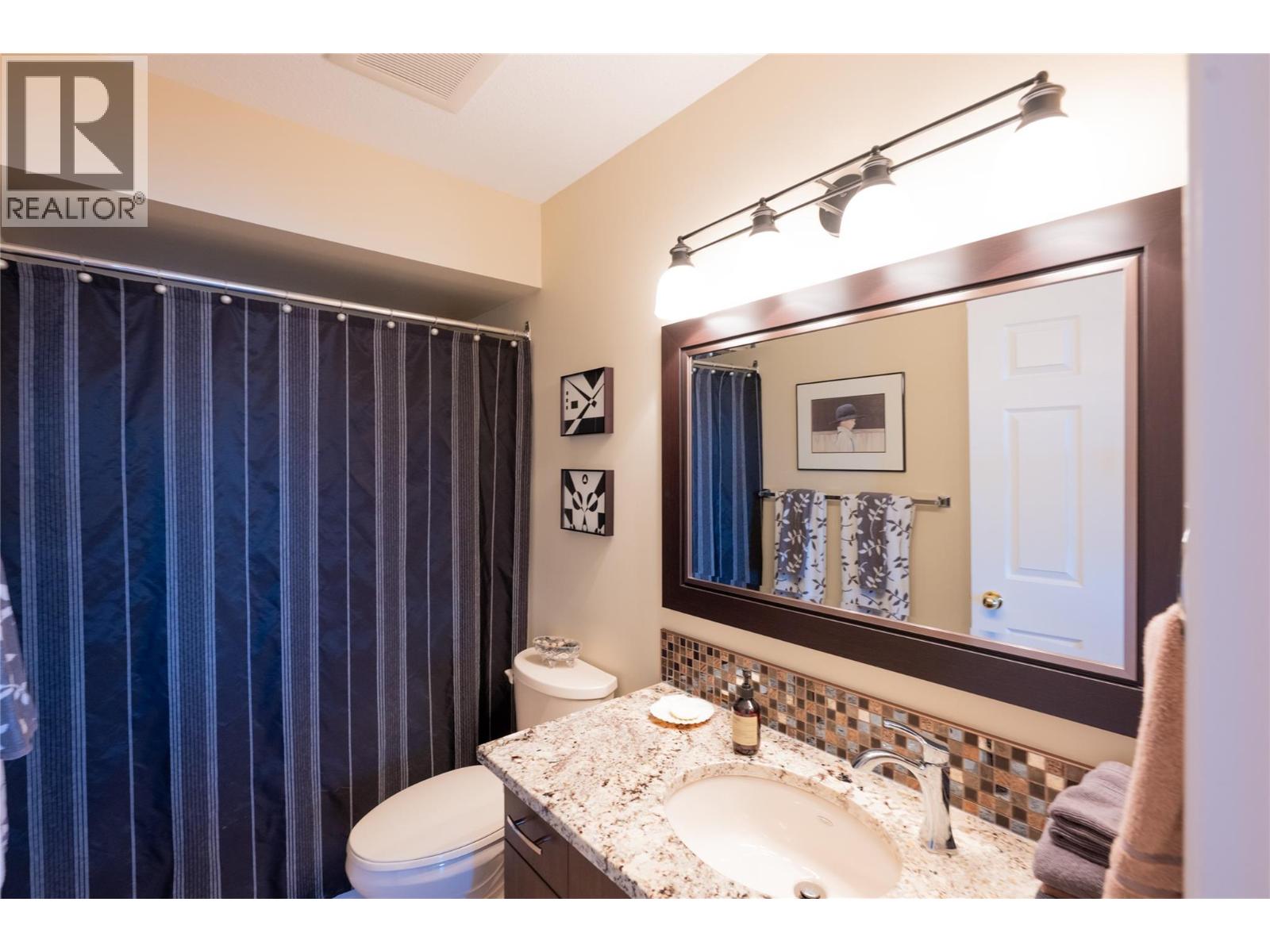 #32 2030 Van Horne Drive - 28