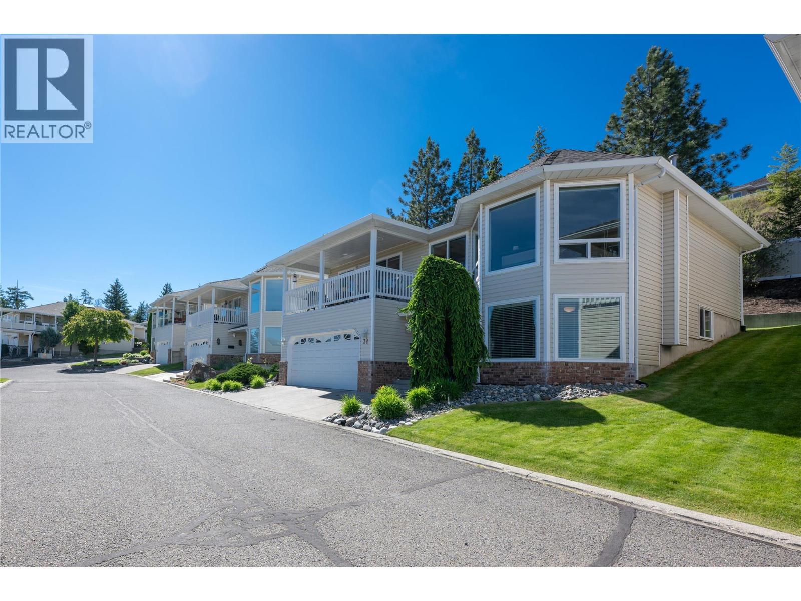 #32 2030 Van Horne Drive - 3