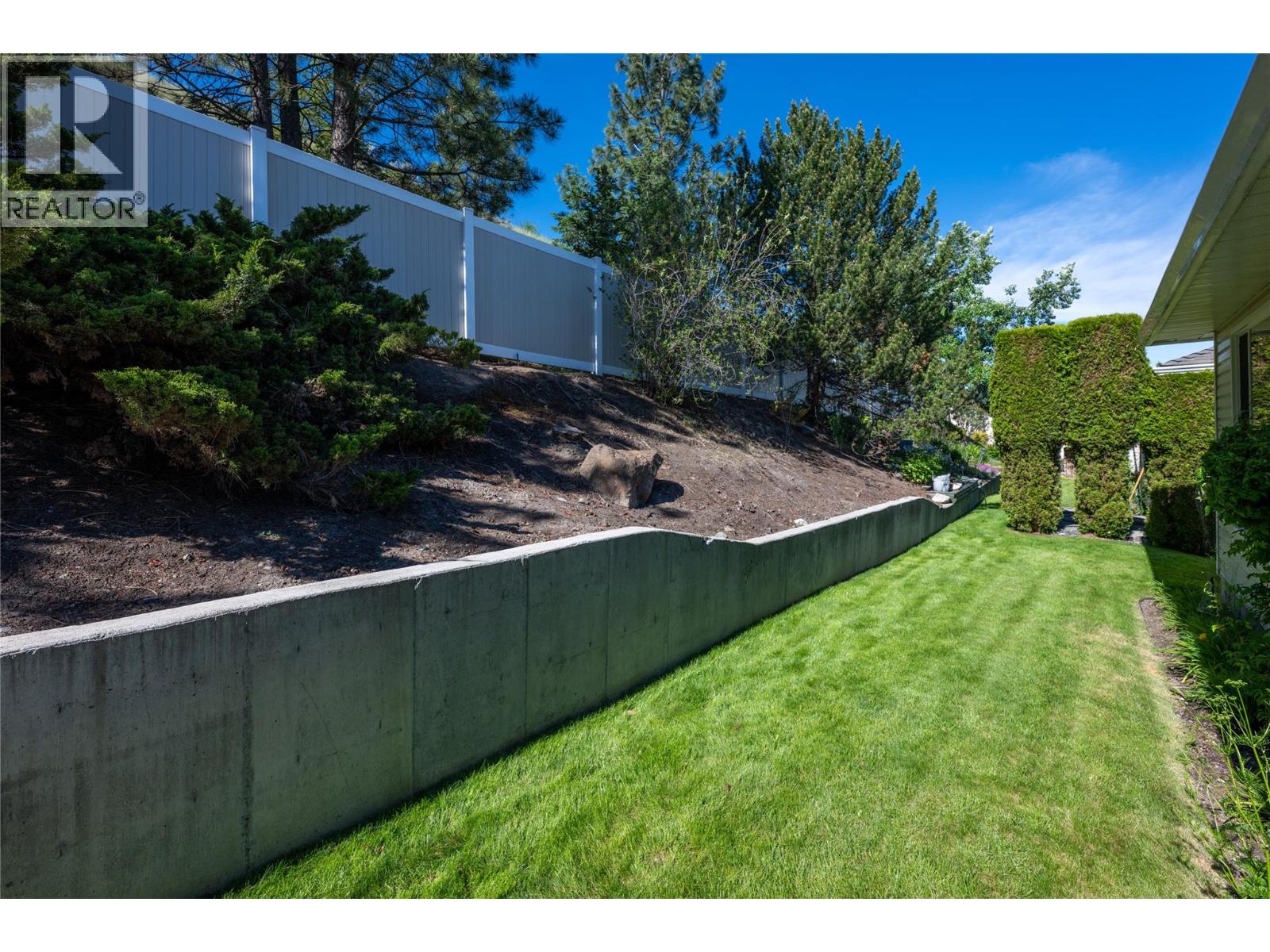 #32 2030 Van Horne Drive - 39