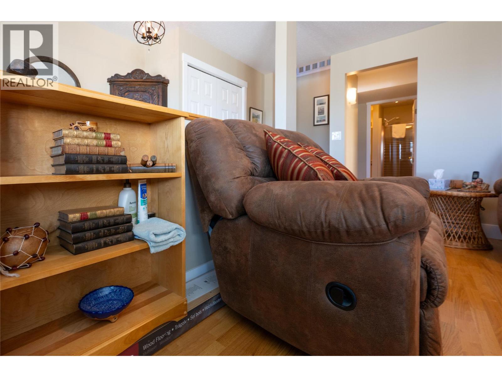 #32 2030 Van Horne Drive - 43