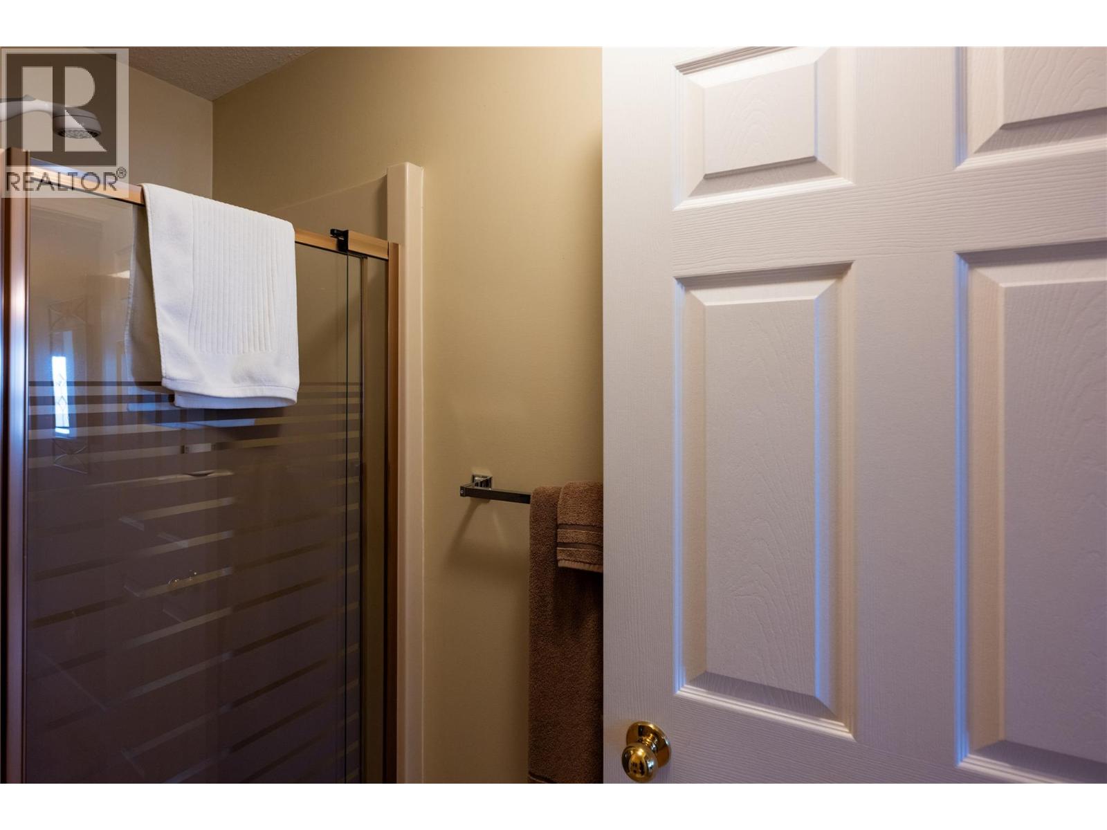 #32 2030 Van Horne Drive - 46