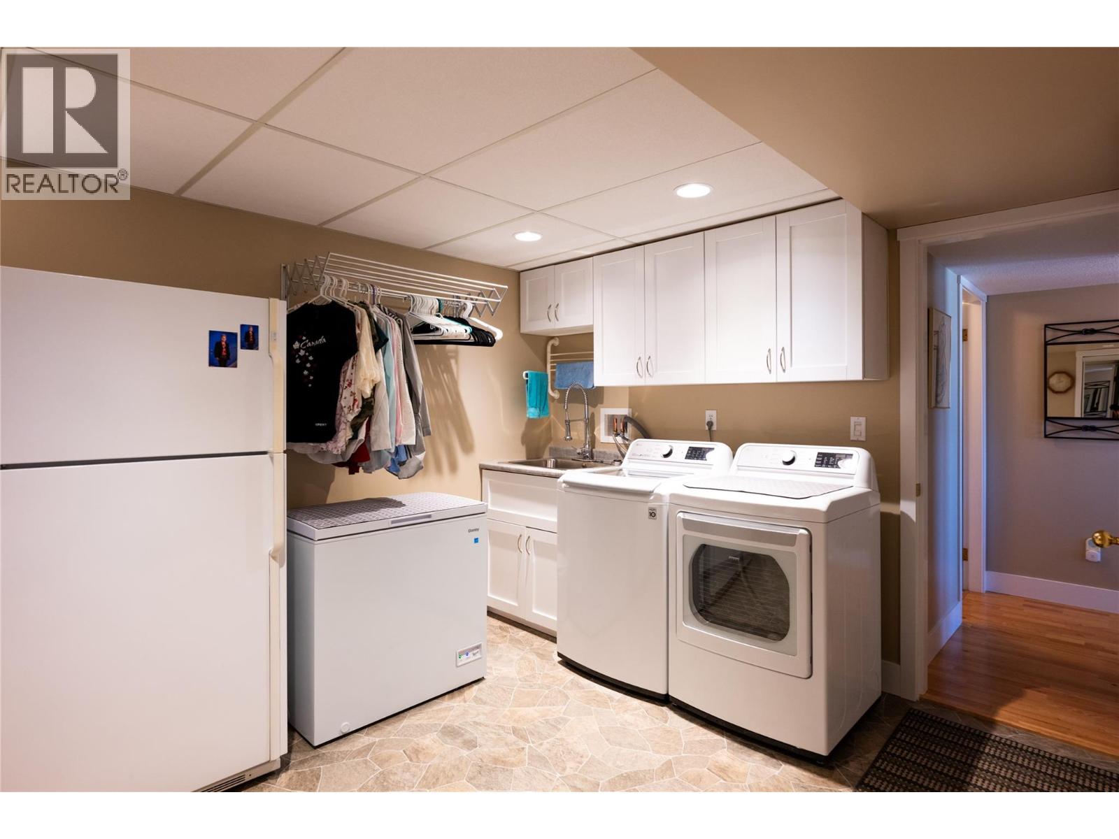 #32 2030 Van Horne Drive - 47