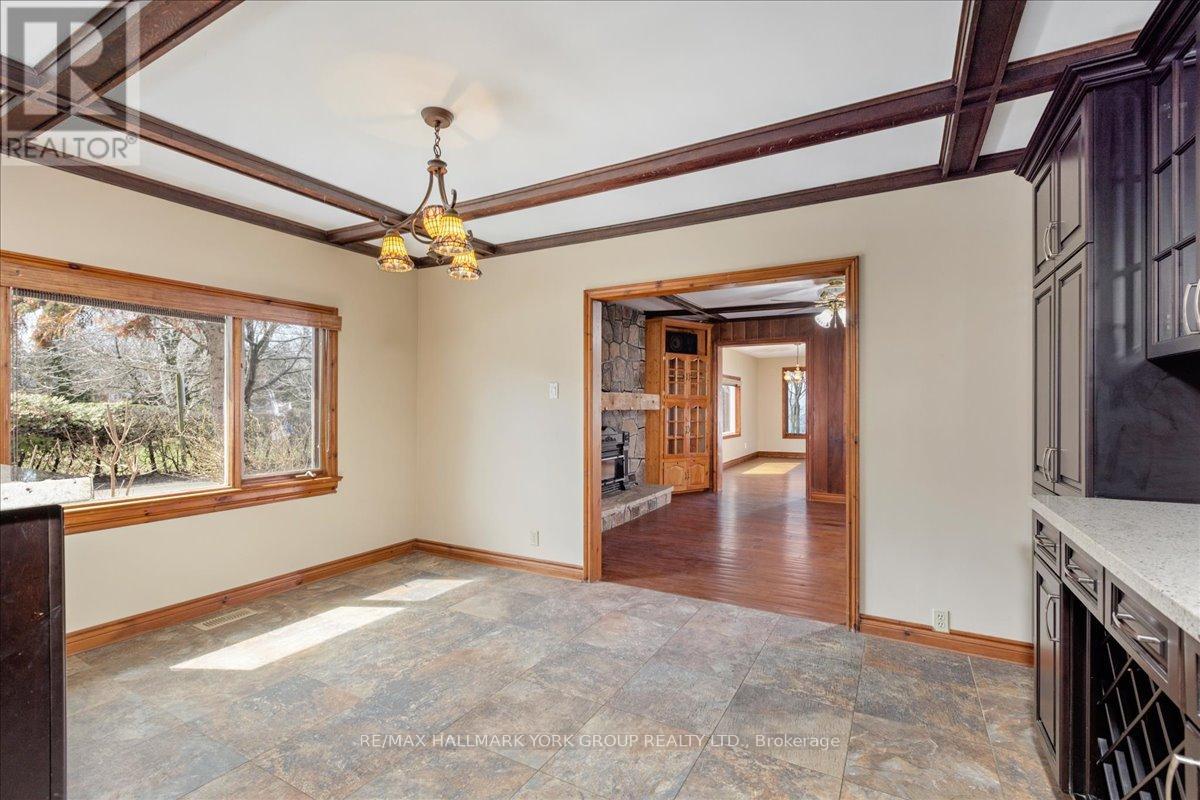 181 LAKE DRIVE N - 12