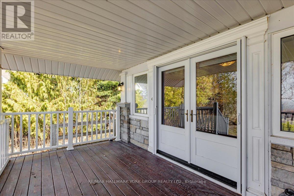 181 LAKE DRIVE N - 22