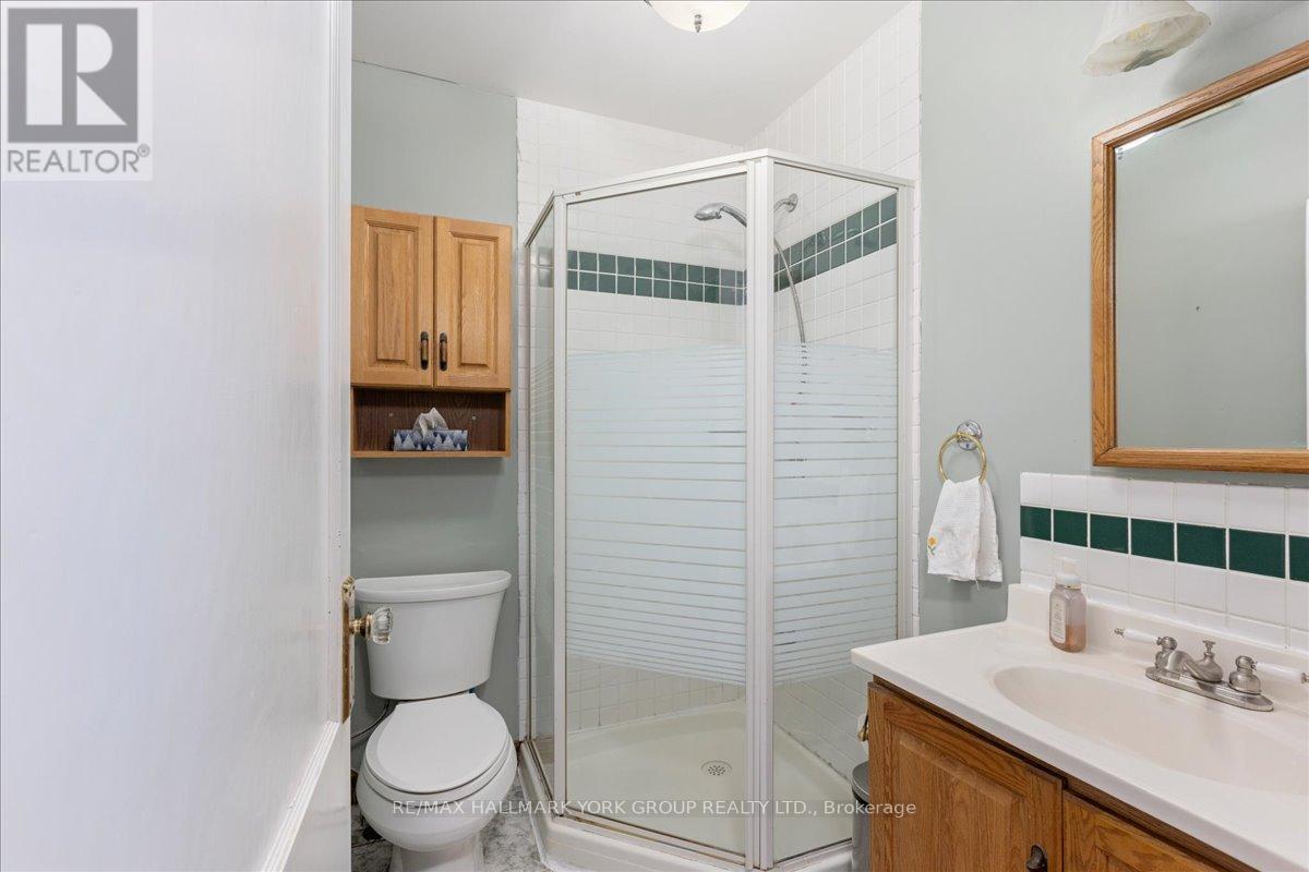 181 LAKE DRIVE N - 24