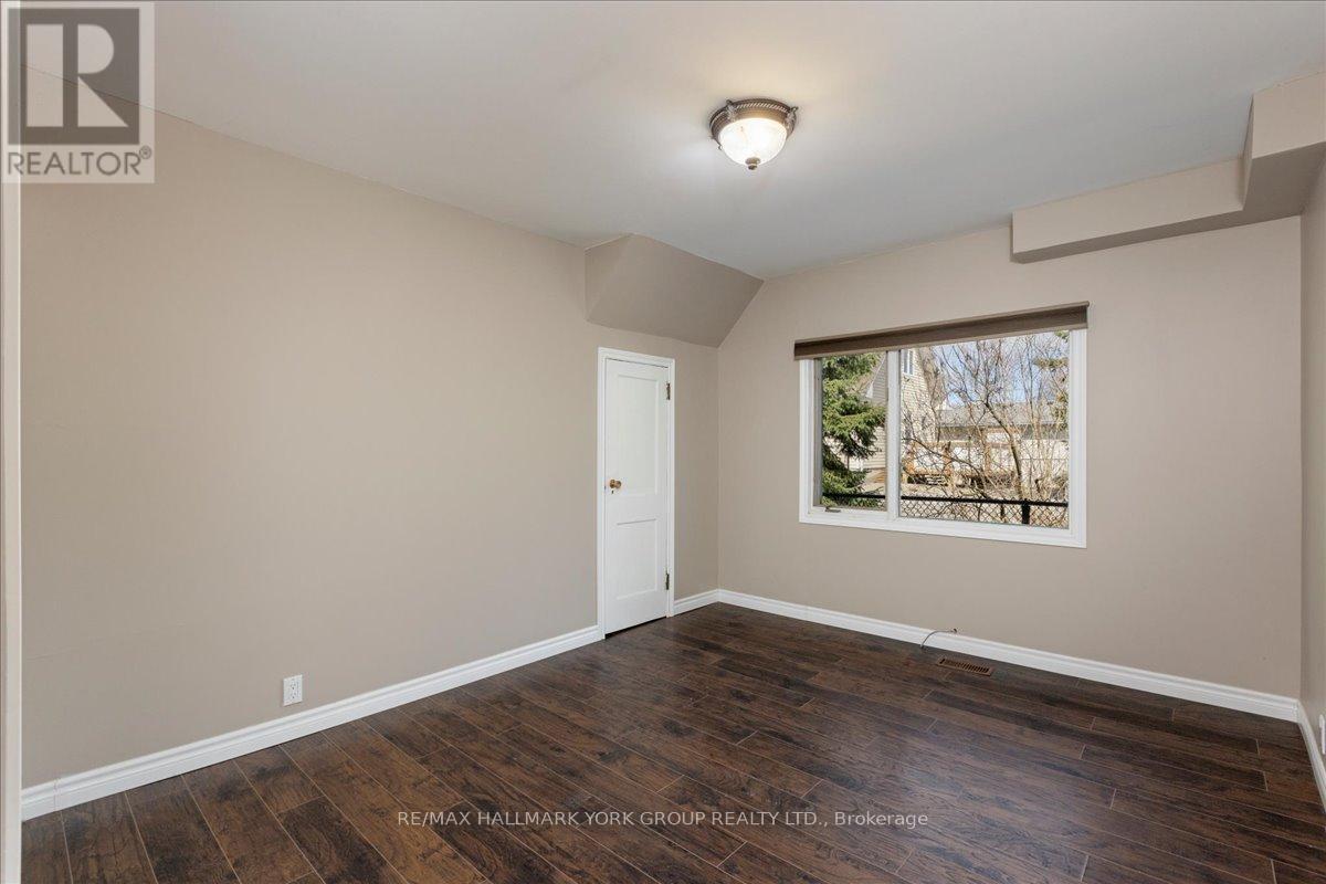 181 LAKE DRIVE N - 25