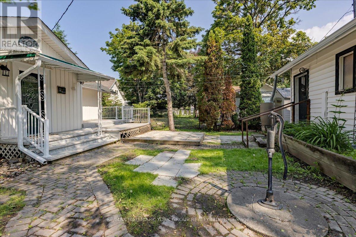 181 LAKE DRIVE N - 34