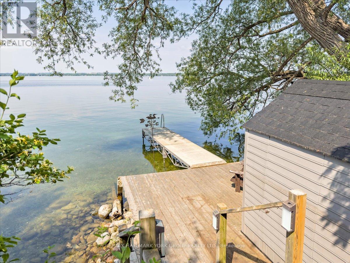 181 LAKE DRIVE N - 42