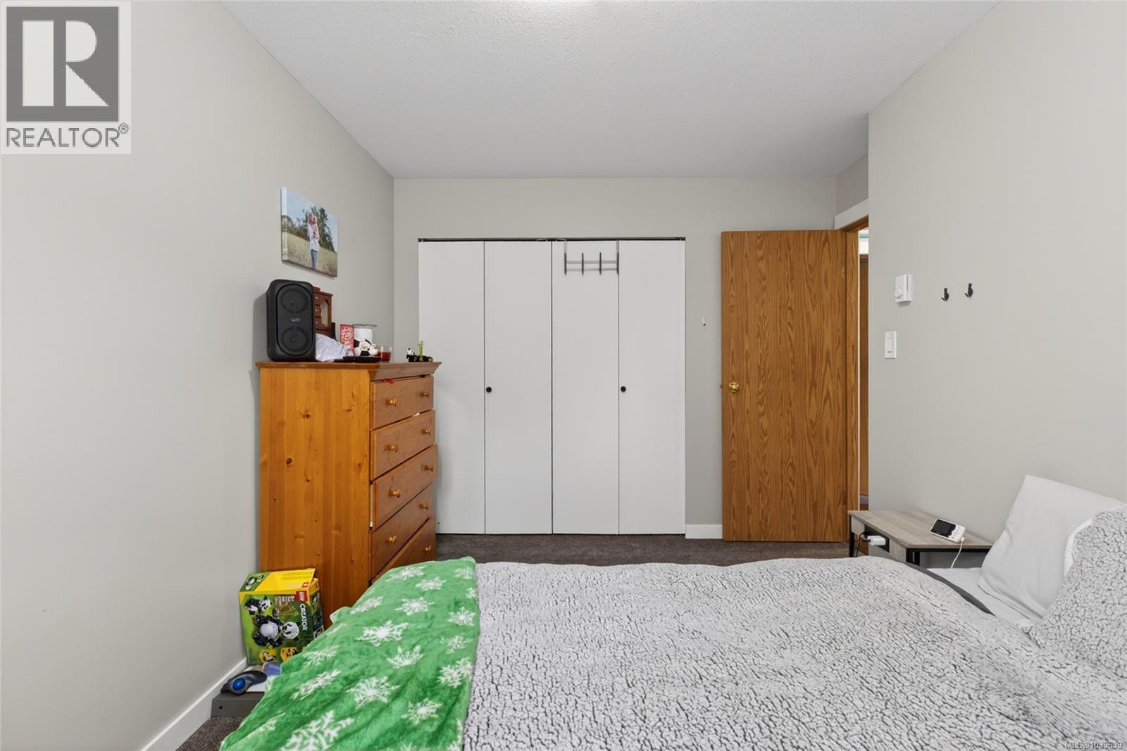 #4 555 Rockland Rd - 18