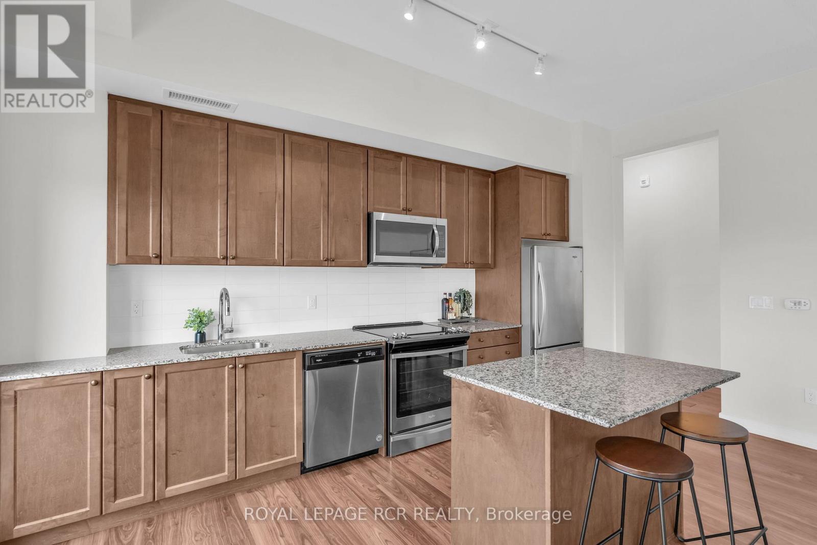 #413 555 WILLIAM GRAHAM DRIVE - 8