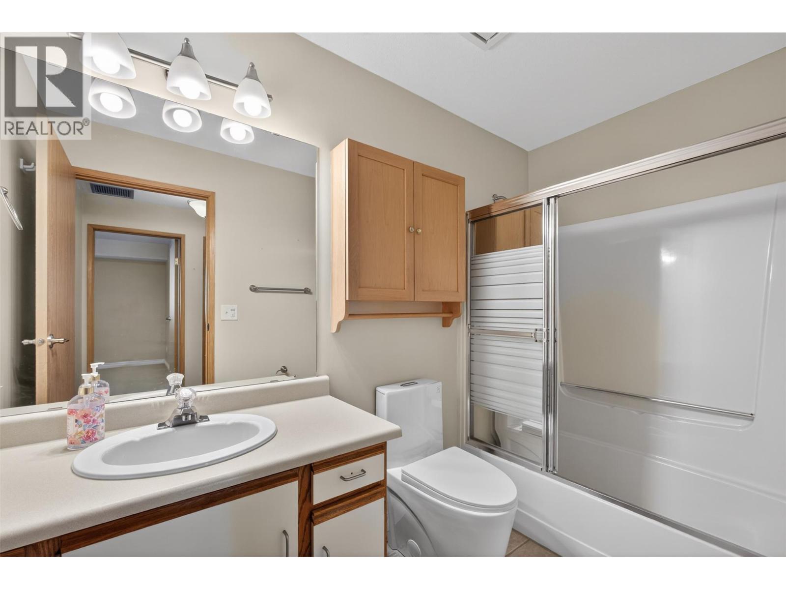 #206 1045 Sutherland Avenue - 26