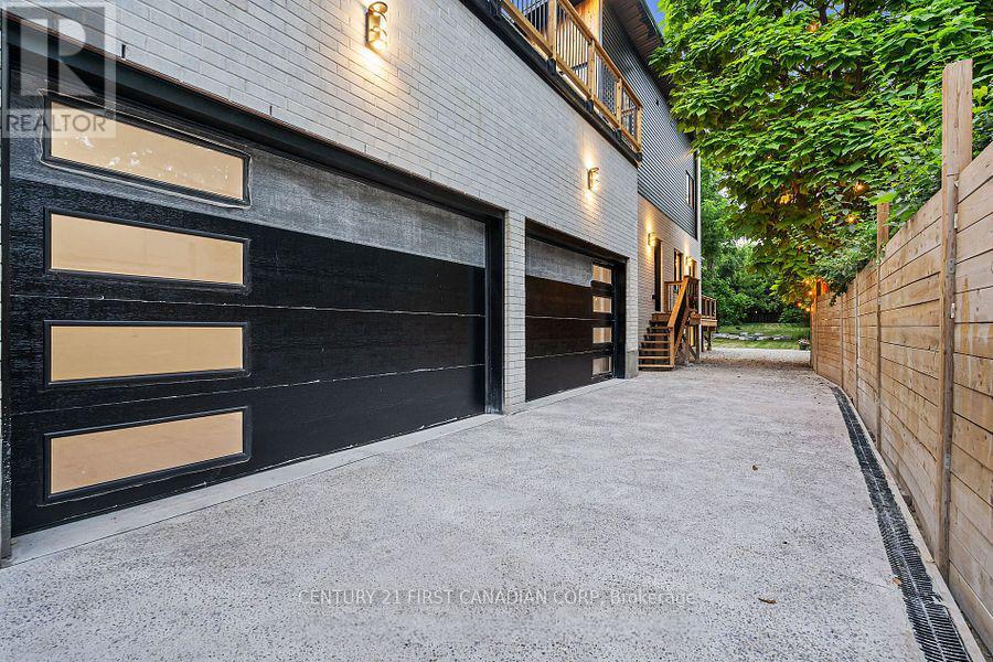 858 WILLIAM STREET - 4