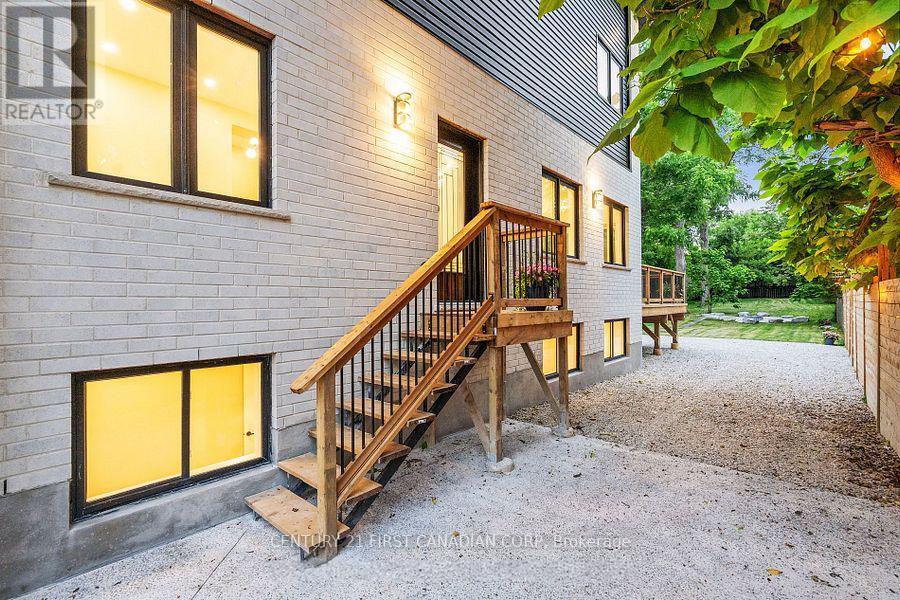 858 WILLIAM STREET - 5