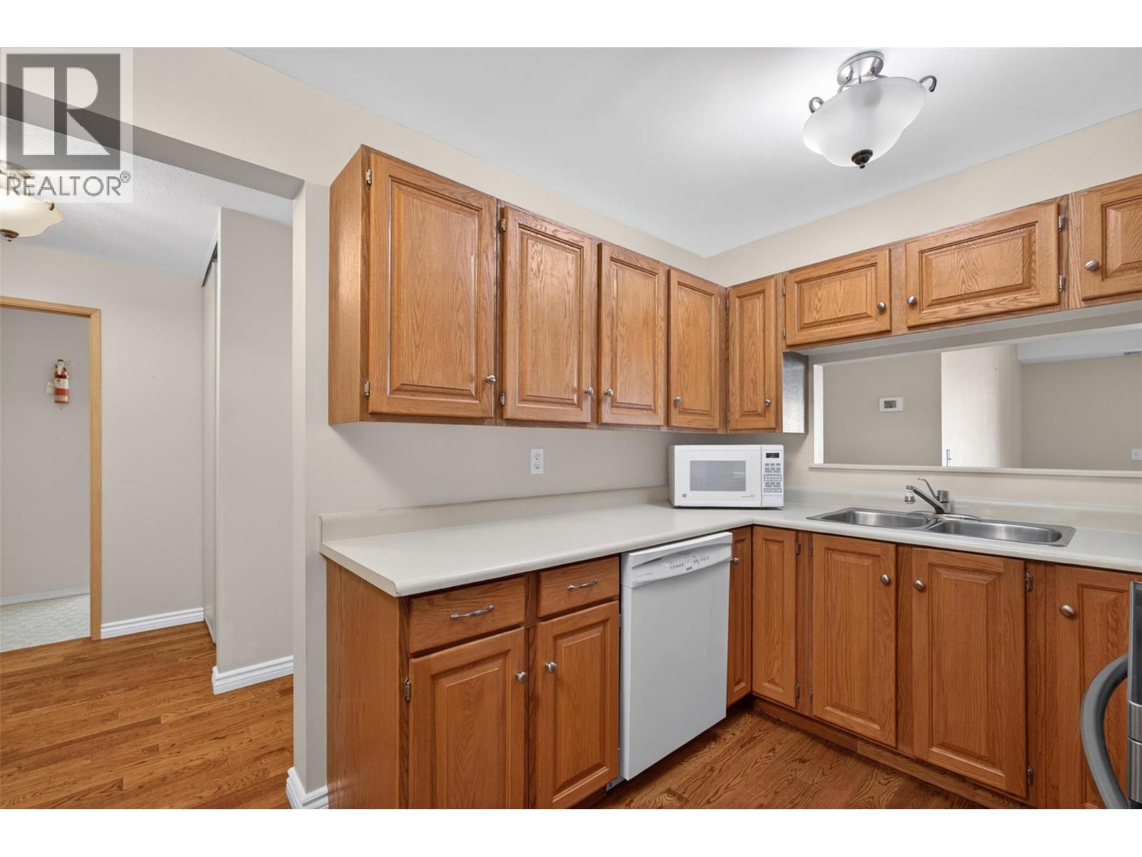 #206 1045 Sutherland Avenue - 18
