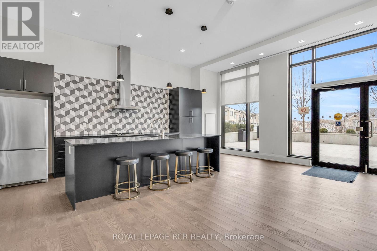 #413 555 WILLIAM GRAHAM DRIVE - 29