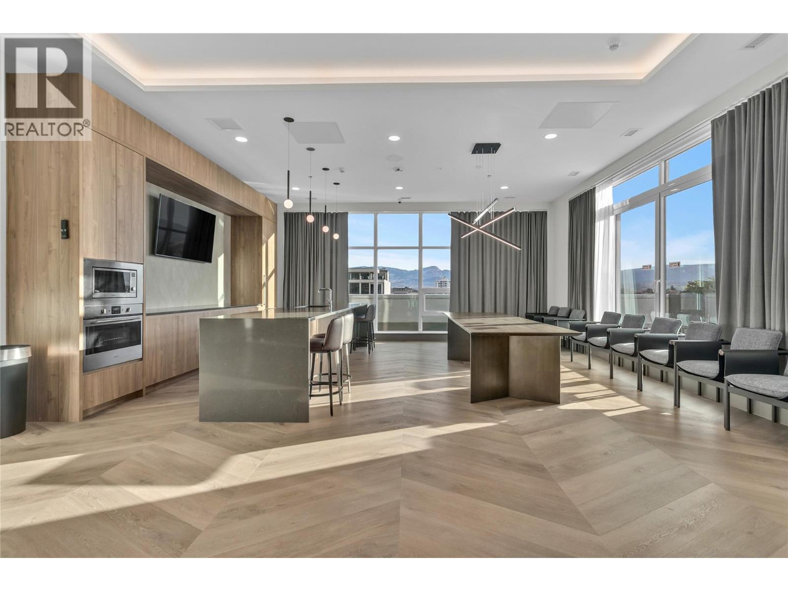 #808 238 Leon Avenue - 49