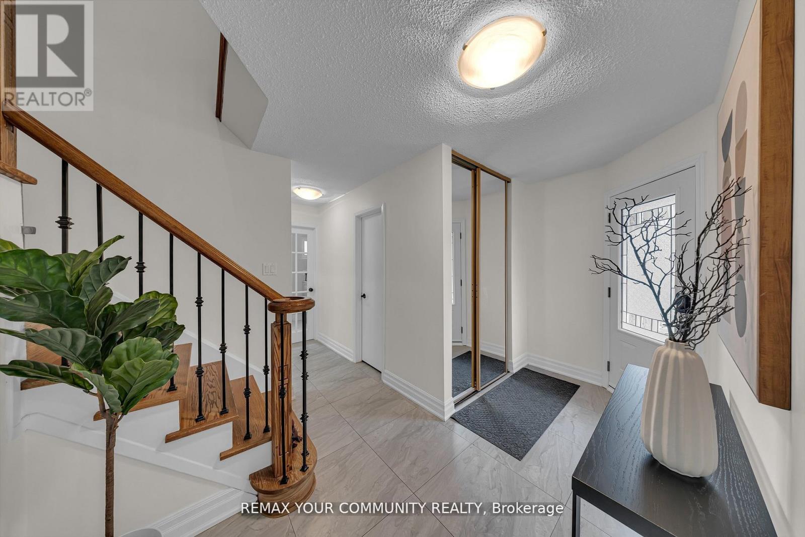 22 MADELAINE CRESCENT - 3