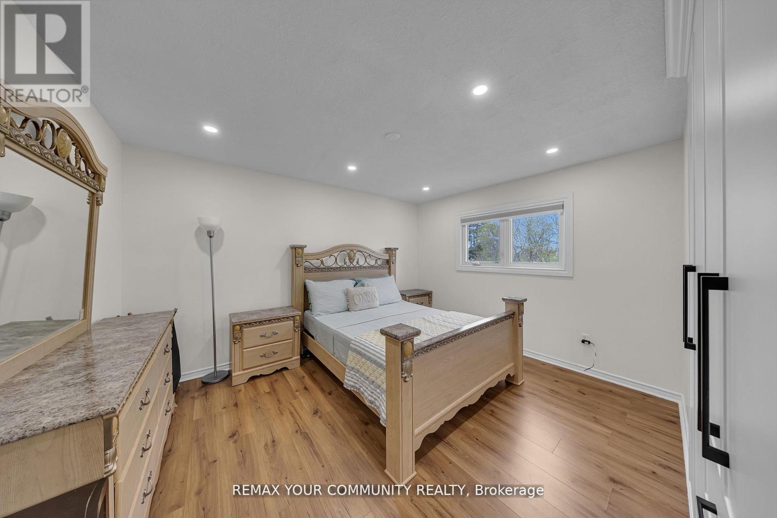 22 MADELAINE CRESCENT - 23