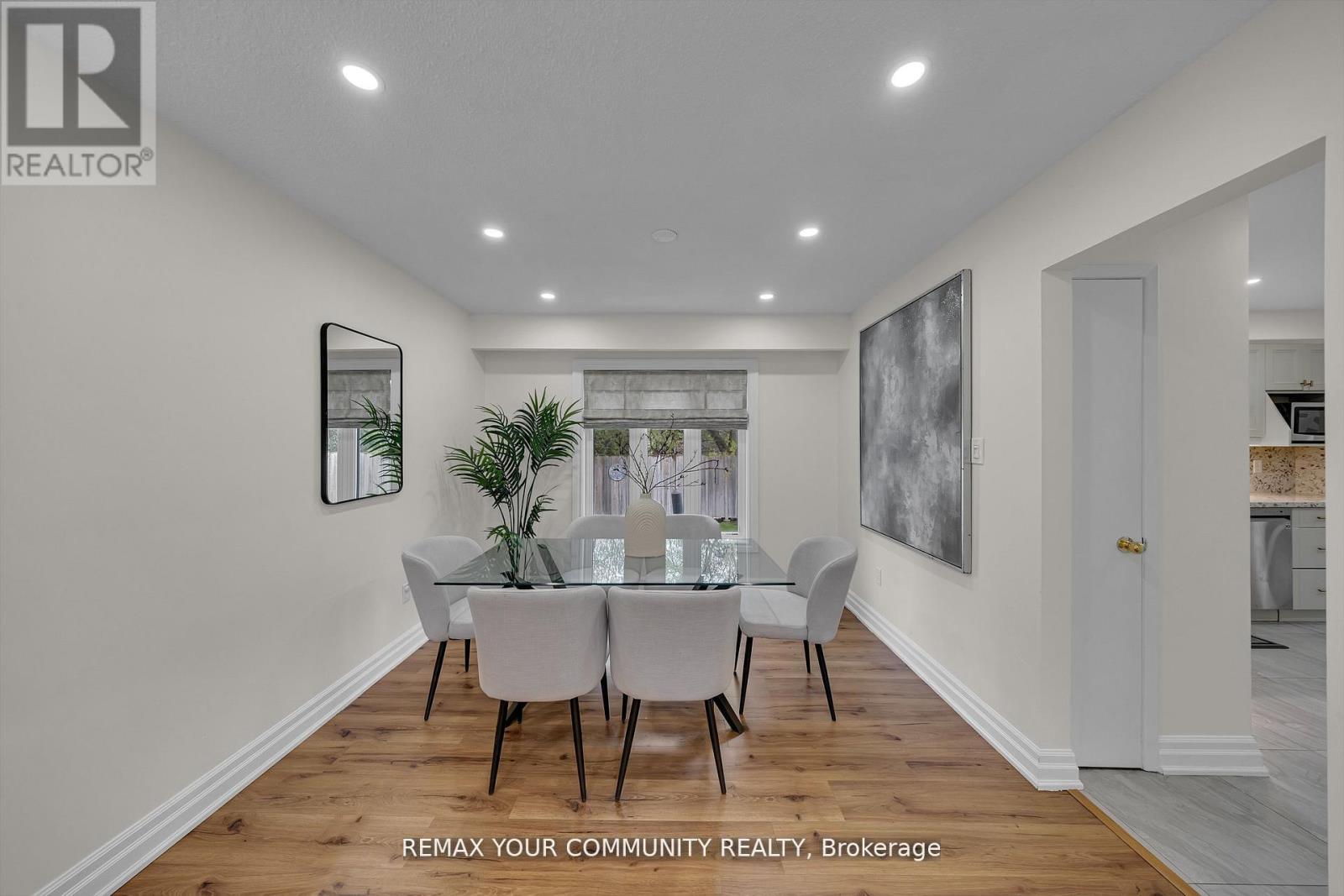22 MADELAINE CRESCENT - 16