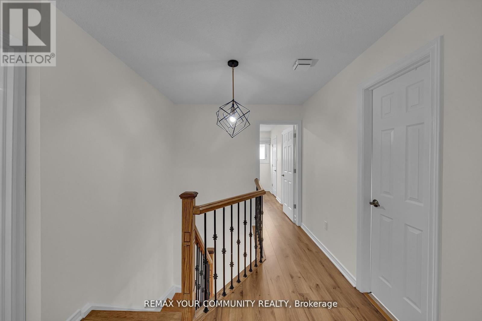 22 MADELAINE CRESCENT - 20