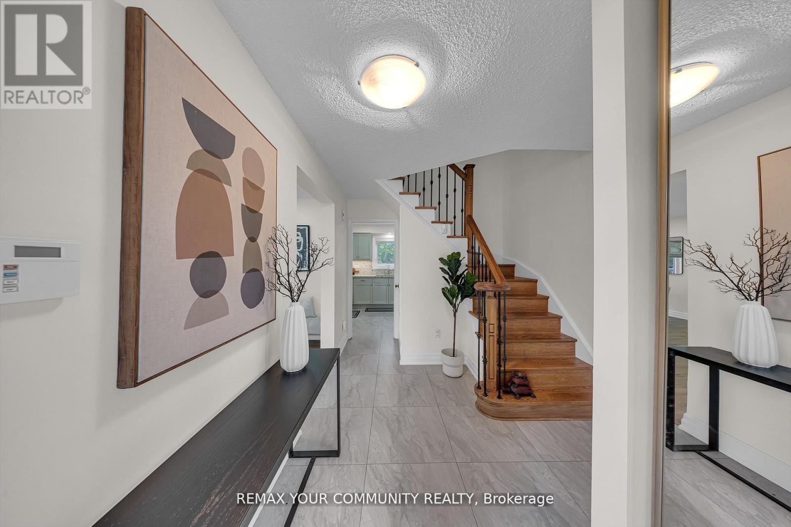 22 MADELAINE CRESCENT - 4
