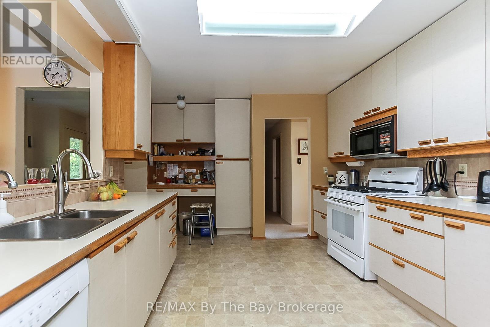 630 SUNNIDALE ROAD S - 11