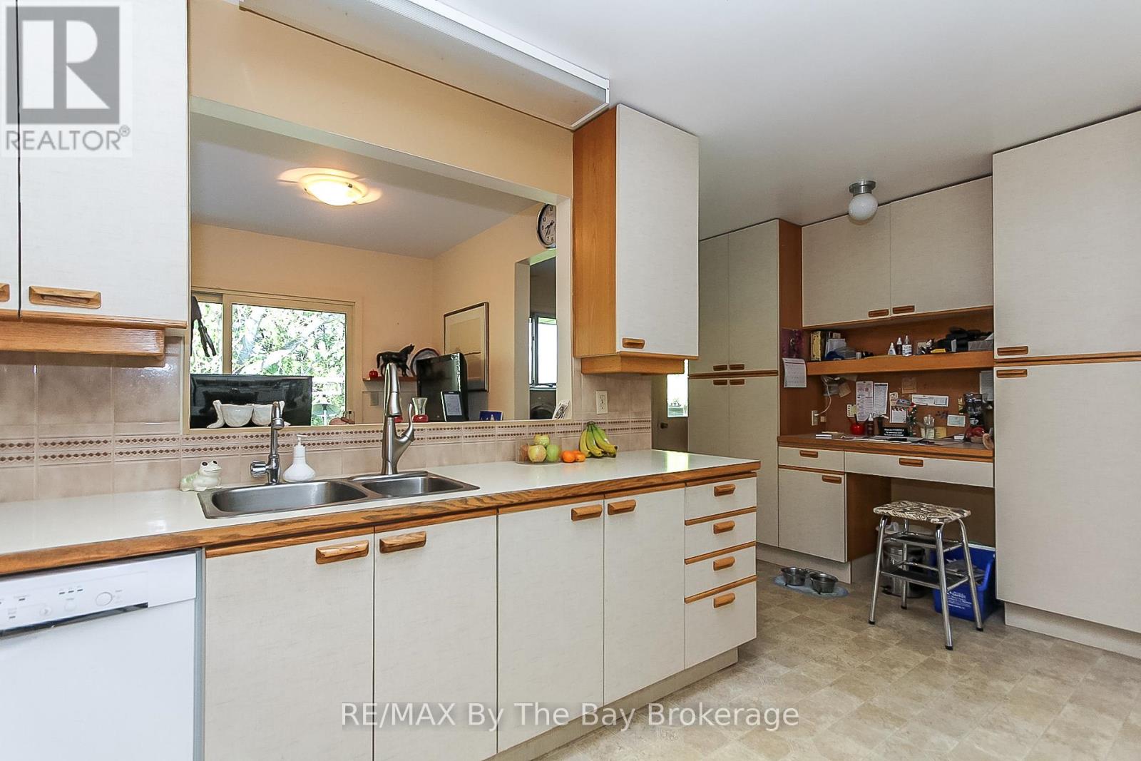 630 SUNNIDALE ROAD S - 13