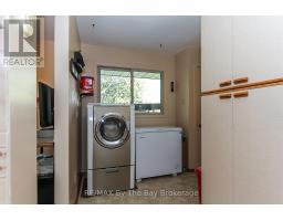 Bathroom - 630 Sunnidale Road S, Wasaga Beach, ON L9Z1J7 Photo 15