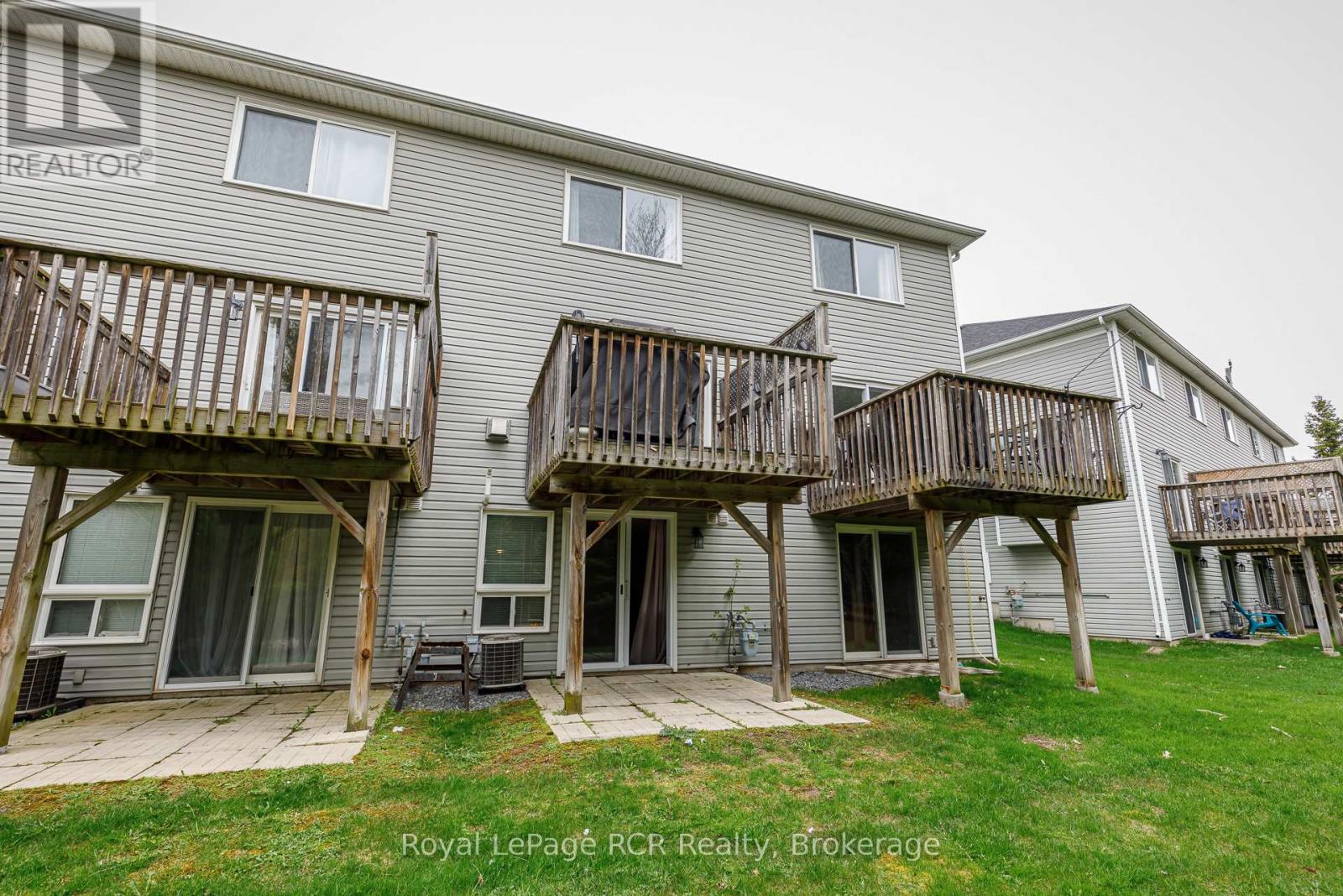 9 ROYALTON LANE - Image 41