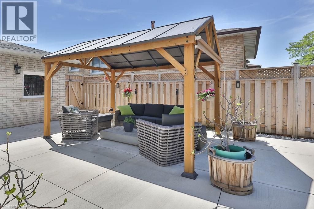 11 LYNWOOD Drive - 26