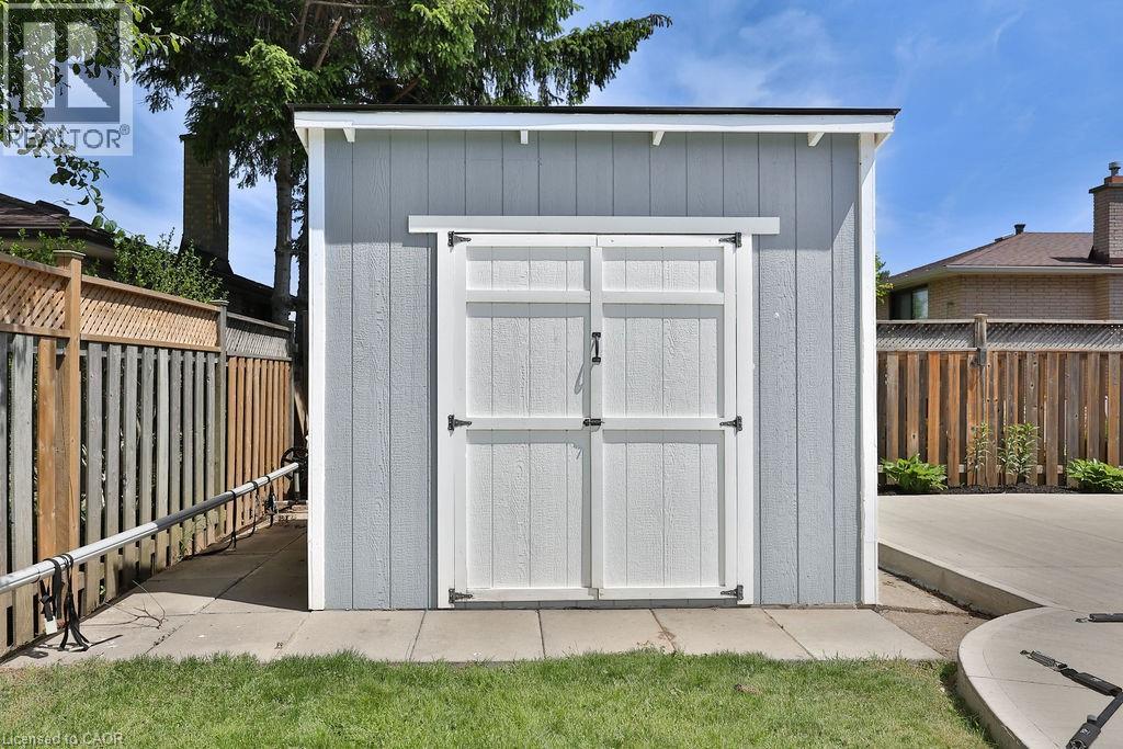 11 LYNWOOD Drive - Image 31