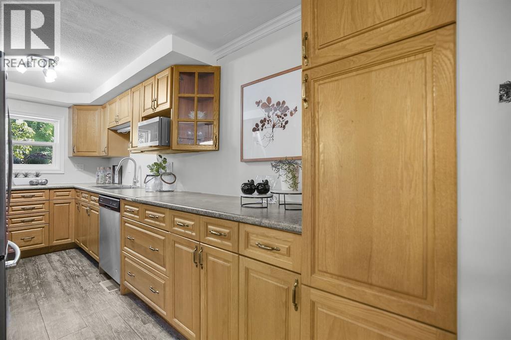 3692 BEVERLY GLEN ... - 17