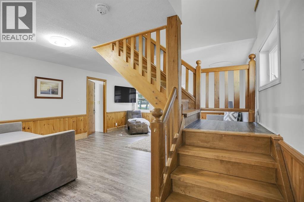 3692 BEVERLY GLEN ... - 20