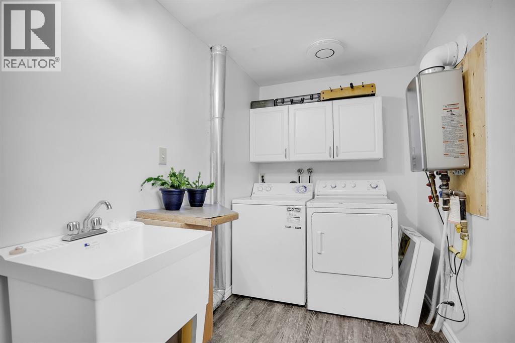 3692 BEVERLY GLEN ... - 22