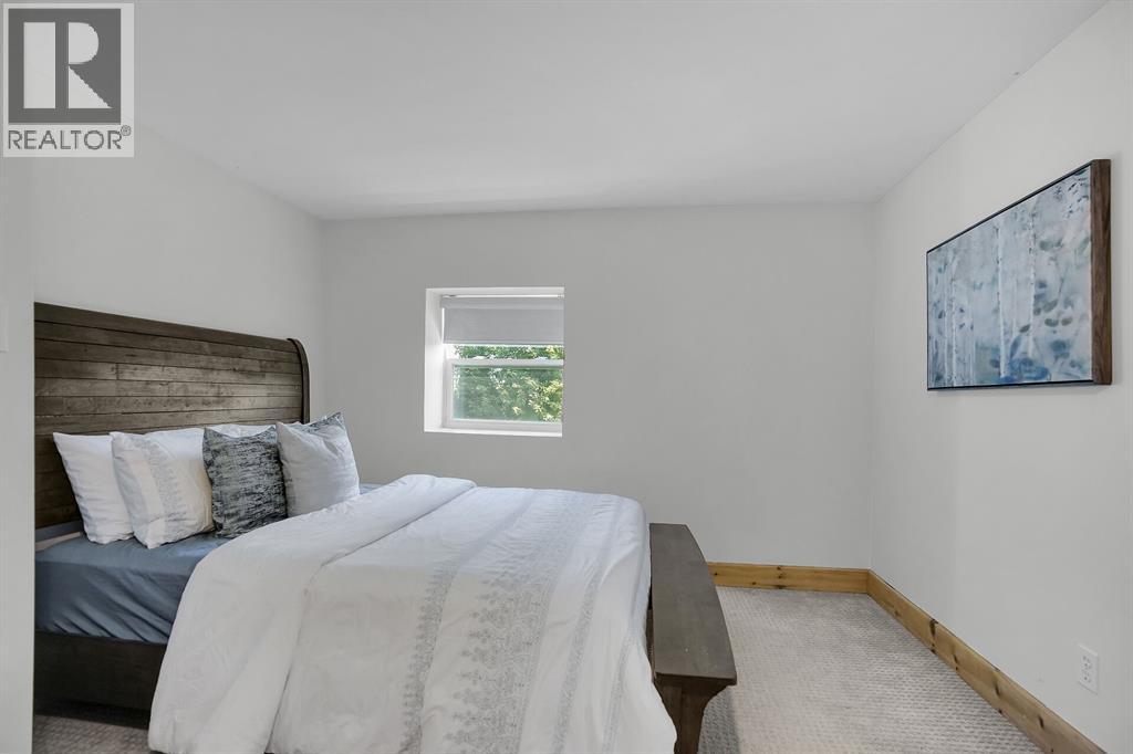 3692 BEVERLY GLEN ... - 23