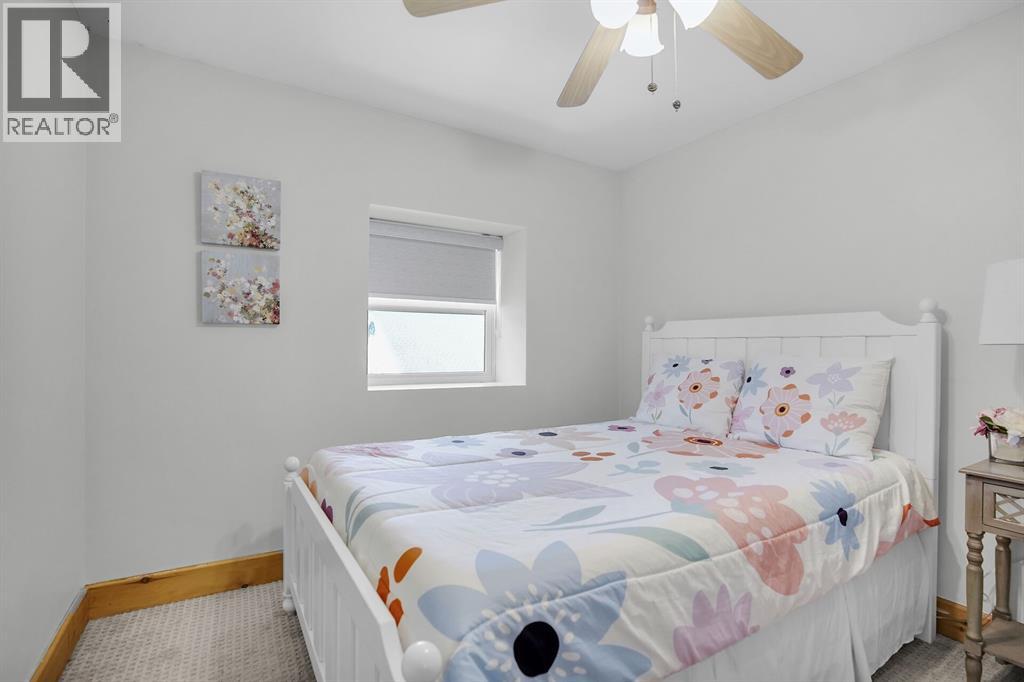 3692 BEVERLY GLEN ... - 25