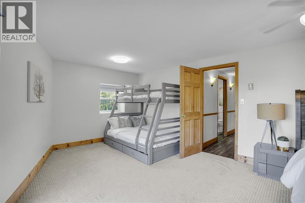 3692 BEVERLY GLEN ... - 28