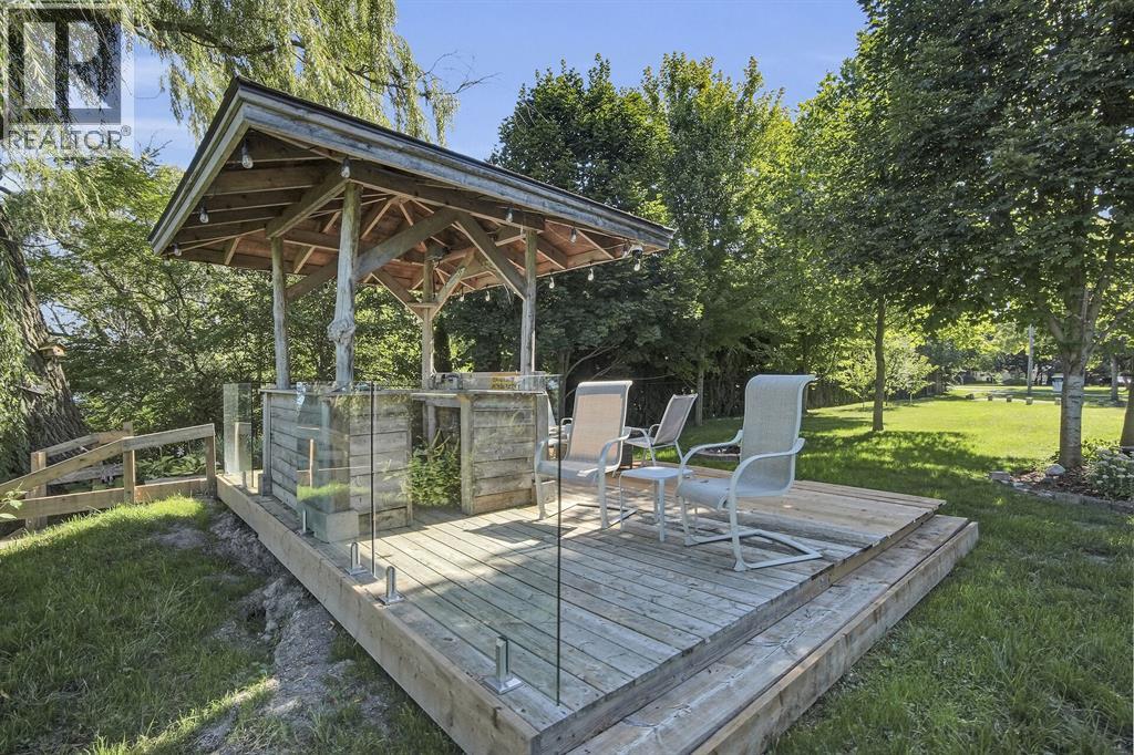 3692 BEVERLY GLEN ... - 38