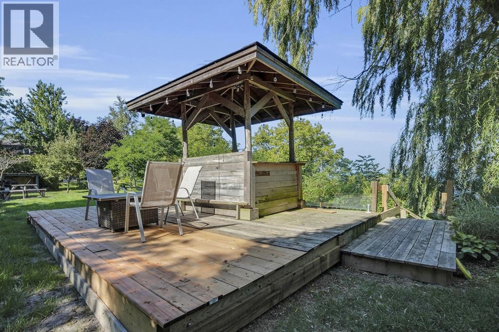 3692 BEVERLY GLEN ... - 39