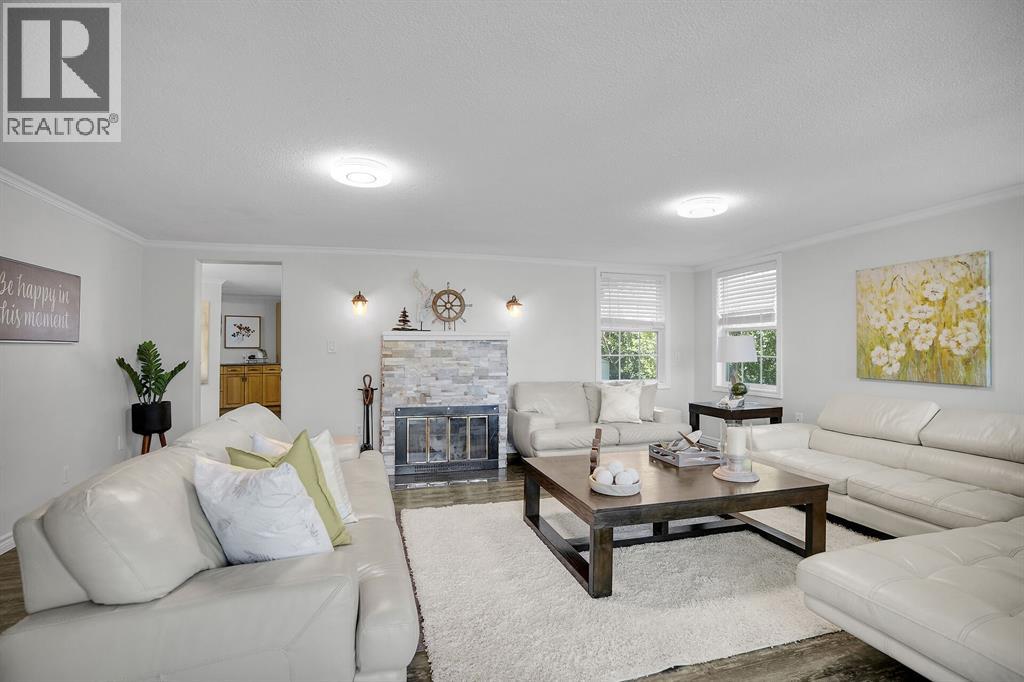 3692 BEVERLY GLEN ... - 9