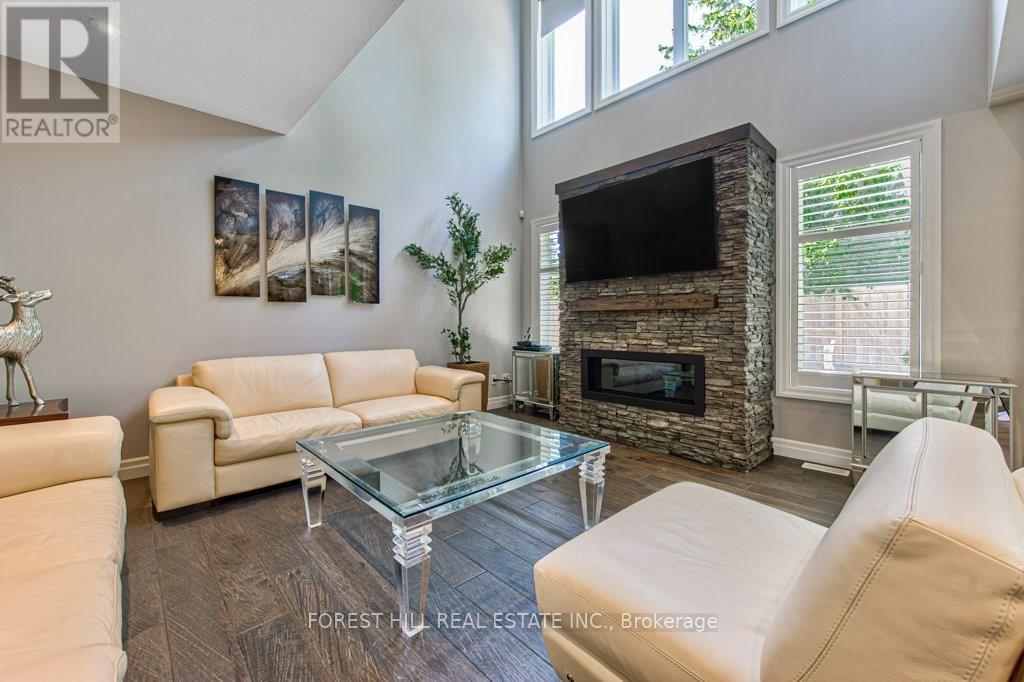 158 EAGLECREST STREET - 10