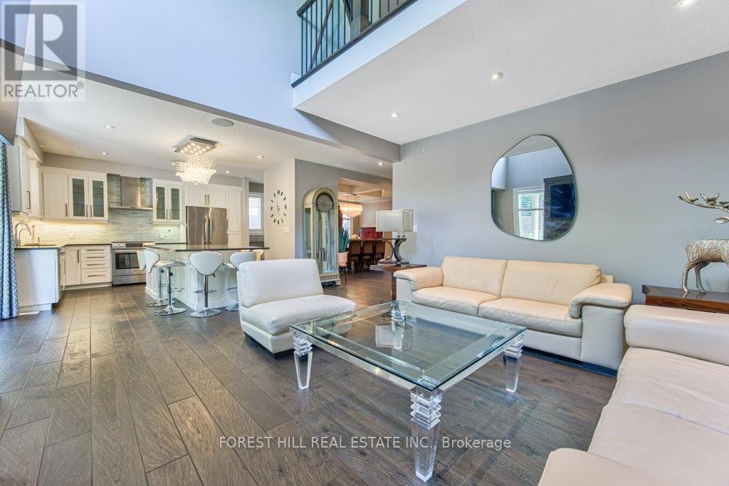 158 EAGLECREST STREET - 12