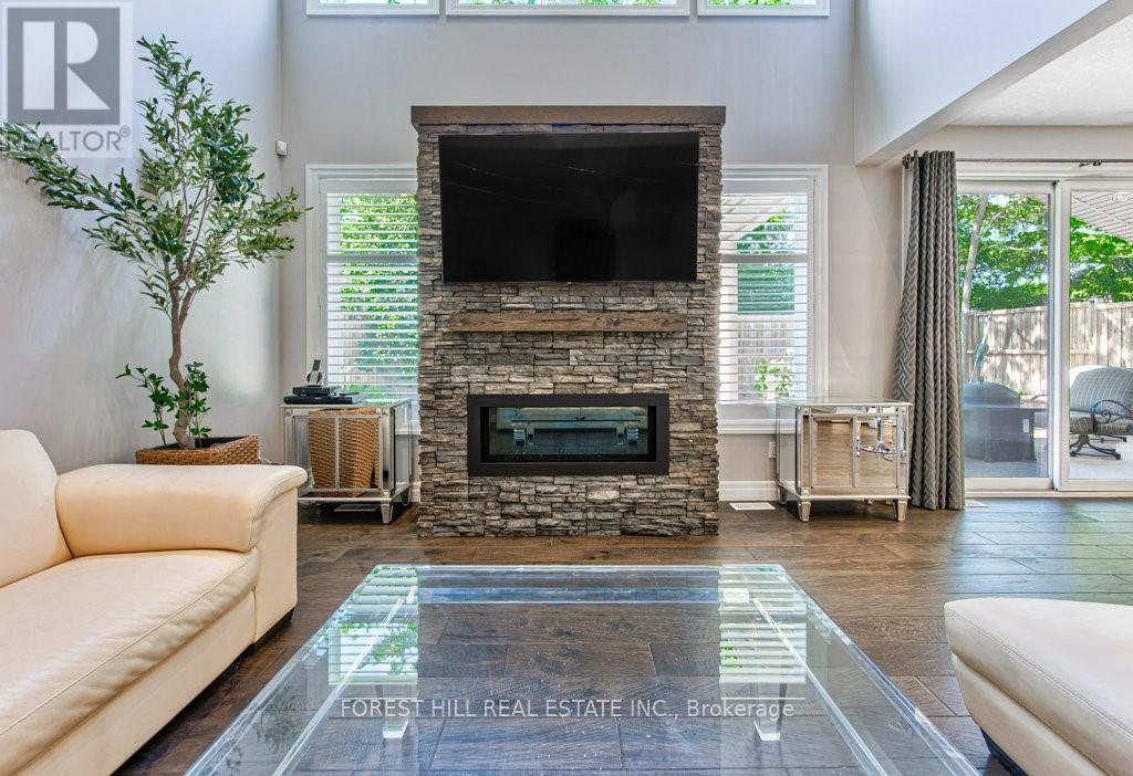 158 EAGLECREST STREET - 13