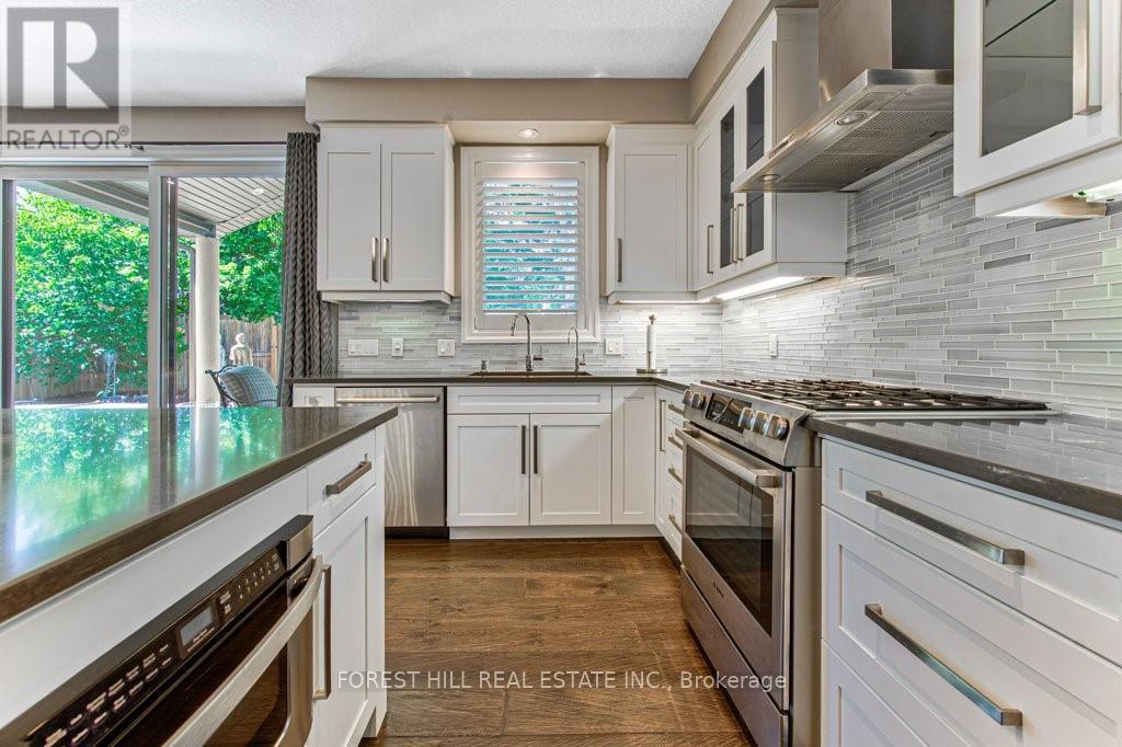 158 EAGLECREST STREET - 17