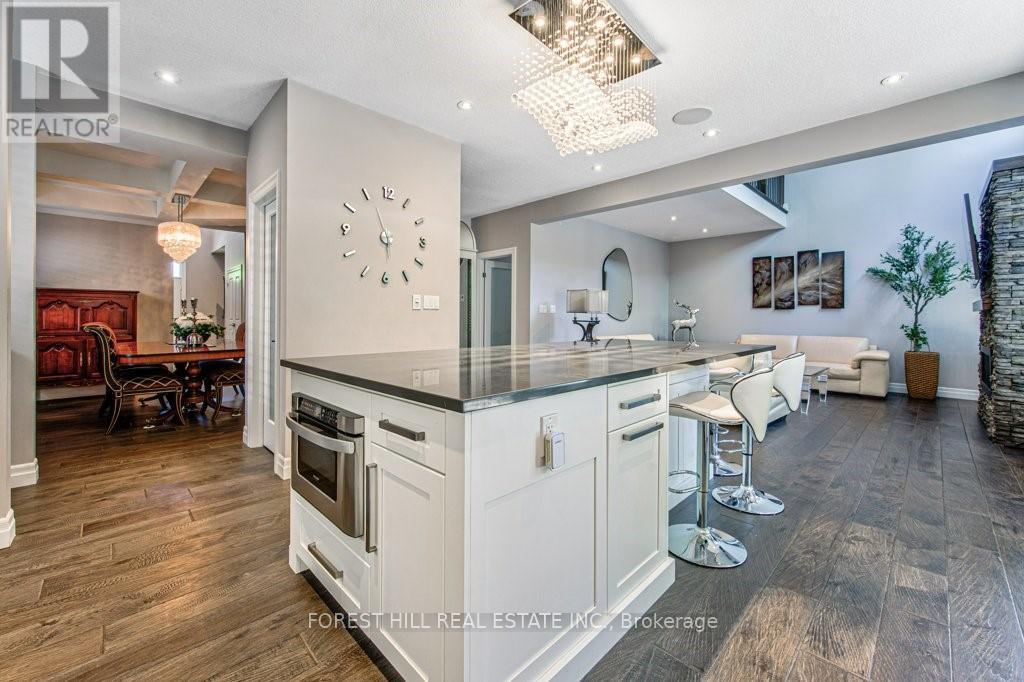 158 EAGLECREST STREET - 18
