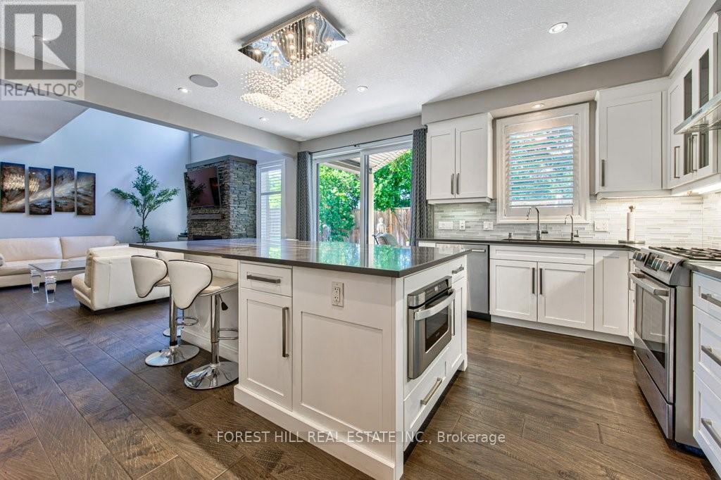 158 EAGLECREST STREET - 19