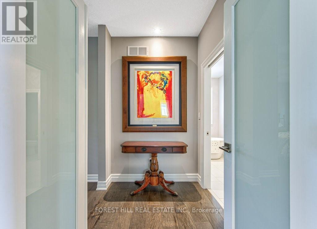 158 EAGLECREST STREET - 24