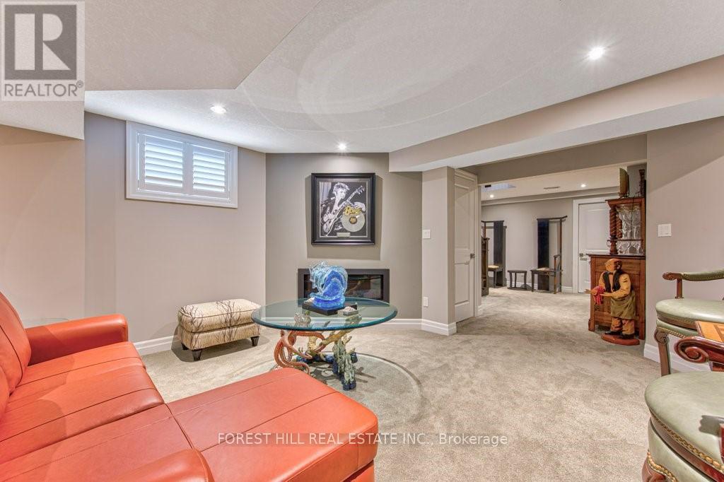 158 EAGLECREST STREET - 37